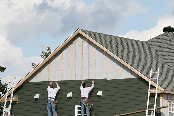 Professional Siding Installation technician working in Auburn, IL